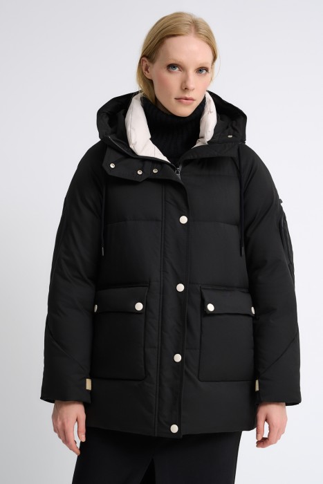 зимняя куртка с капюшоном от бренда снежная королева вид слева