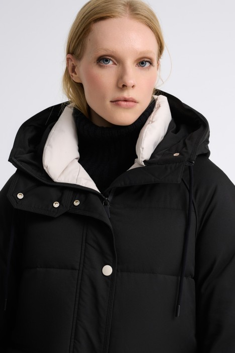 зимняя куртка с капюшоном из россии вид сбоку