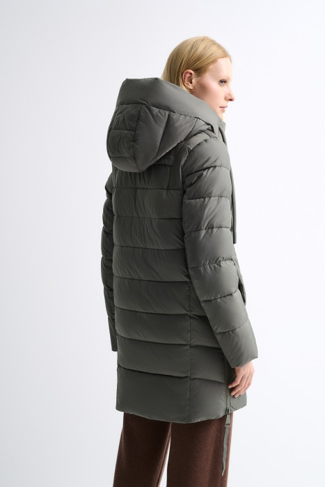 зимняя куртка с капюшоном по цене 5530 руб вид справа