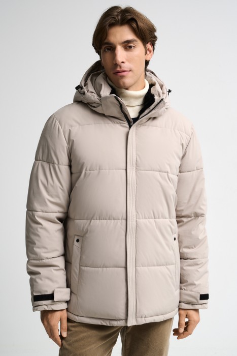 зимняя куртка с капюшоном от бренда снежная королева вид слева