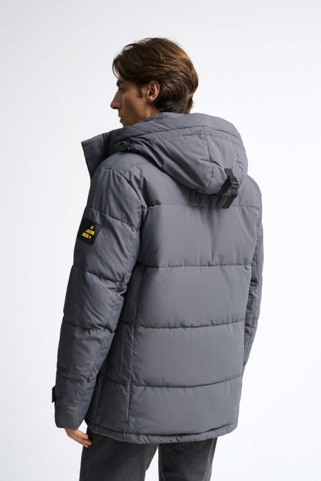 зимняя куртка с капюшоном по цене 6600 руб вид справа