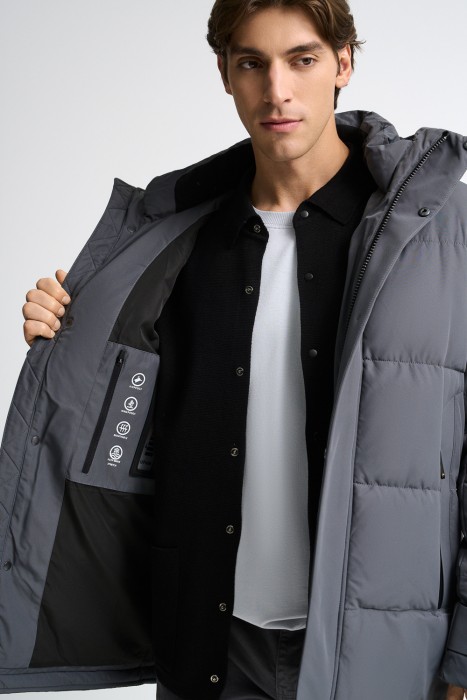 зимняя куртка с капюшоном из россии вид сбоку