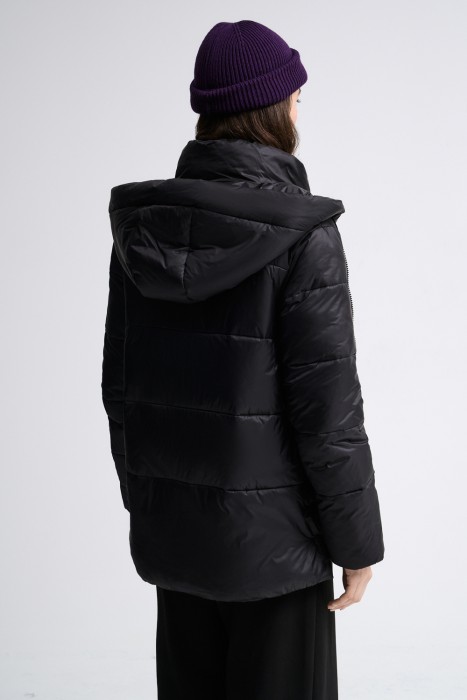 зимняя куртка с капюшоном по цене 7330 руб вид справа