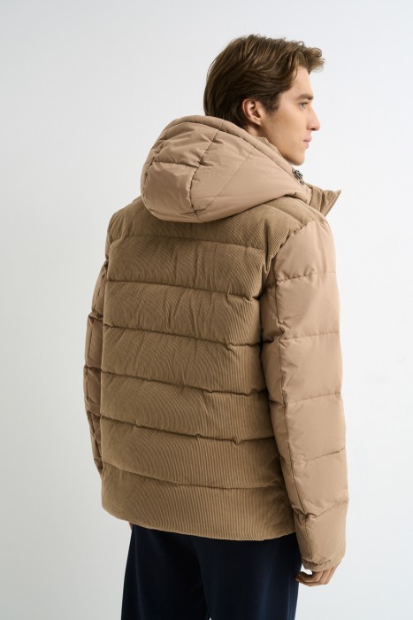 зимняя куртка с капюшоном по цене 7980 руб вид справа