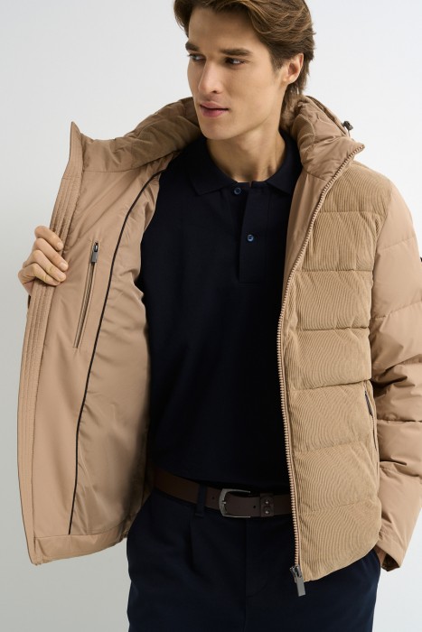 зимняя куртка с капюшоном из россии вид сбоку