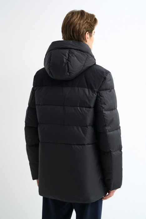 зимняя куртка с капюшоном по цене 6990 руб вид справа