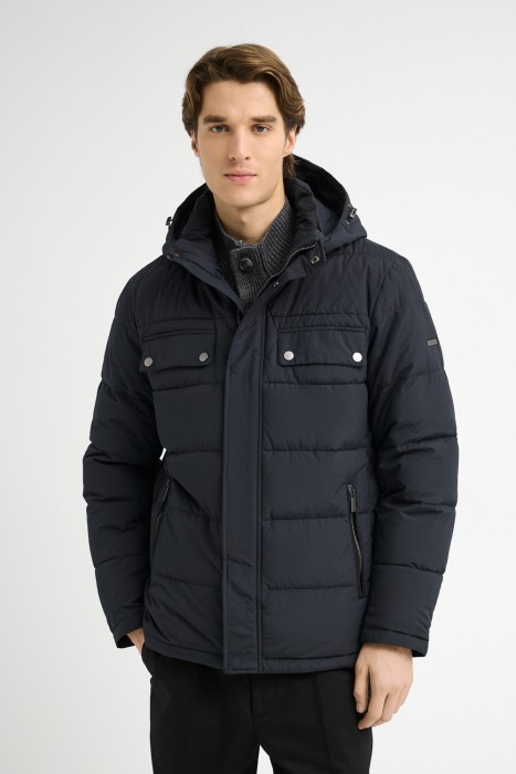 зимняя куртка с капюшоном от бренда снежная королева вид слева