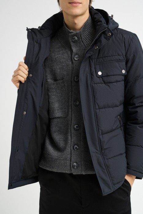 зимняя куртка с капюшоном из россии вид сбоку