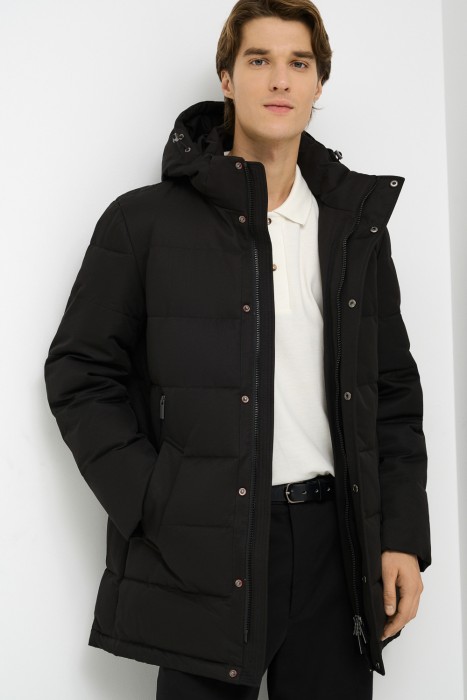 зимняя куртка с капюшоном от бренда снежная королева вид слева