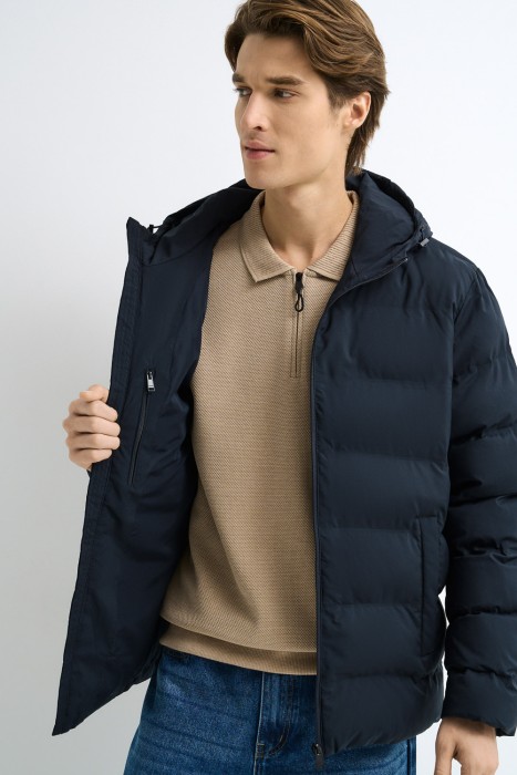 зимняя куртка с капюшоном из россии вид сбоку