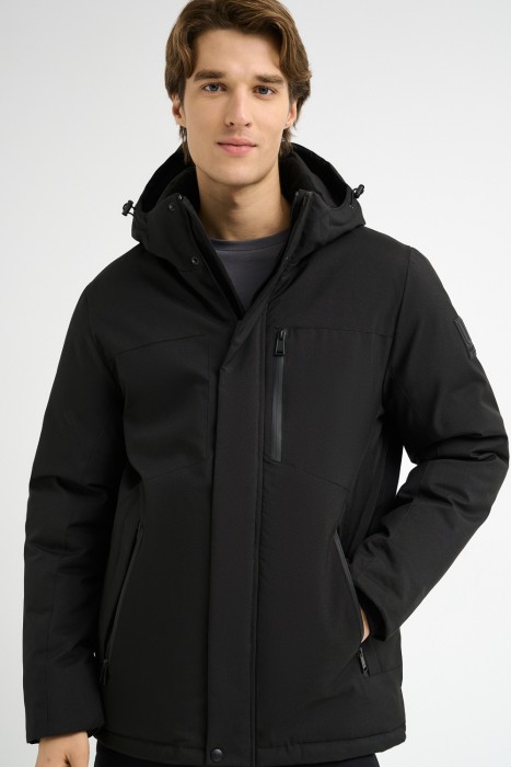 зимняя куртка с капюшоном от бренда снежная королева вид слева