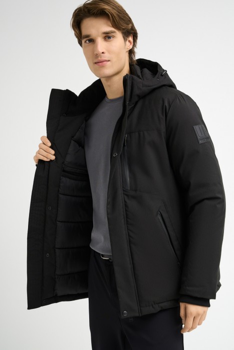 зимняя куртка с капюшоном из россии вид сбоку