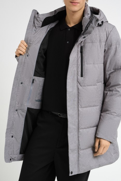 зимняя куртка с капюшоном из россии вид сбоку