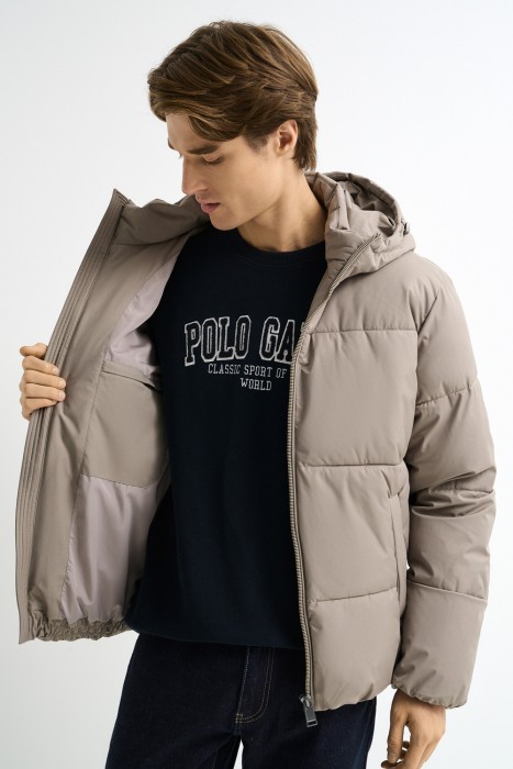 зимняя куртка с капюшоном из россии вид сбоку