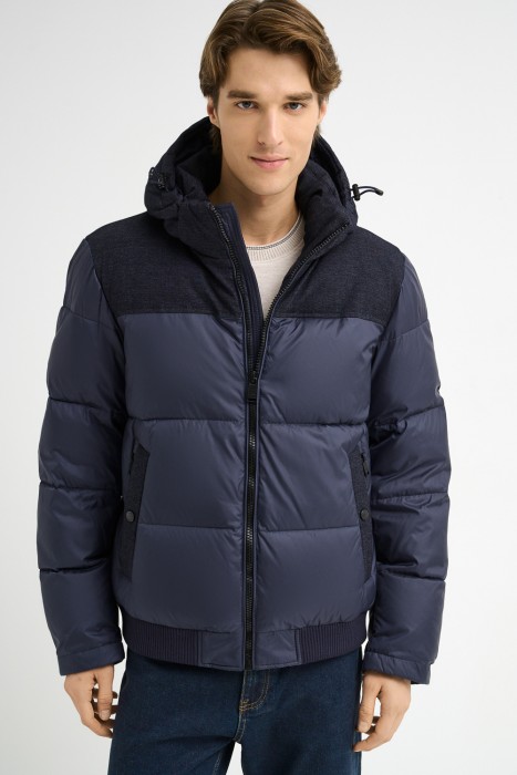 зимняя куртка с капюшоном от бренда снежная королева вид слева