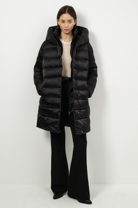 зимняя куртка с капюшоном из россии вид сбоку