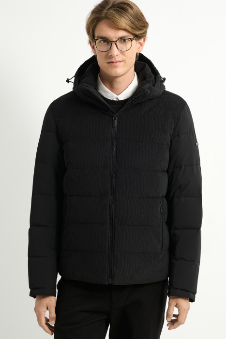 зимняя куртка с капюшоном от бренда снежная королева вид слева