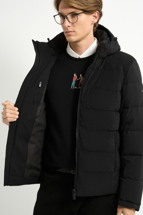 зимняя куртка с капюшоном из россии вид сбоку