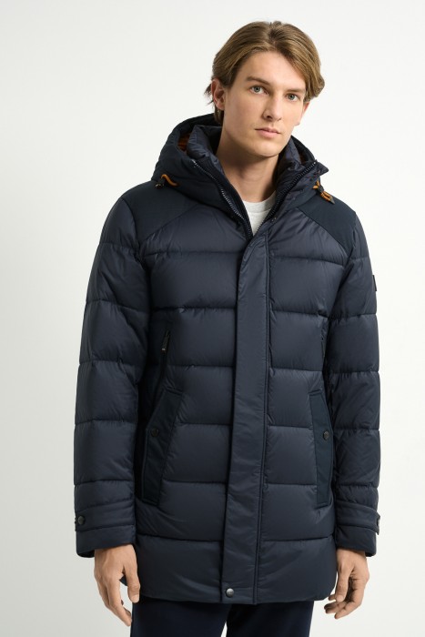 зимняя куртка с капюшоном от бренда снежная королева вид слева