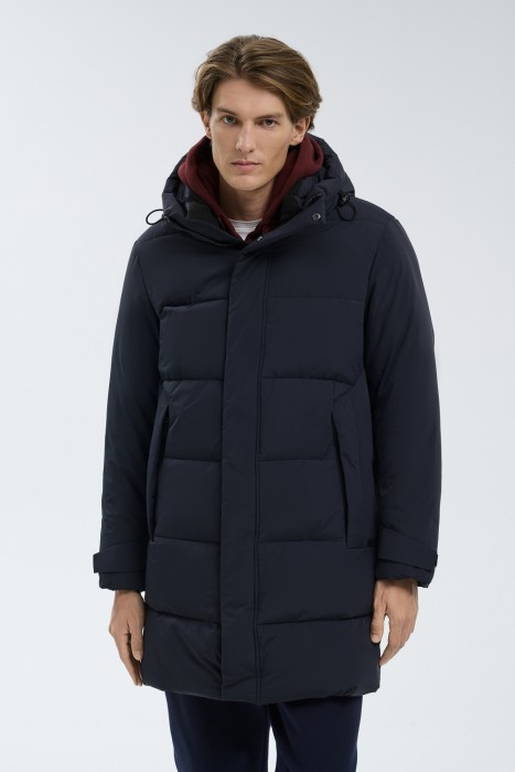 зимняя куртка с капюшоном от бренда снежная королева вид слева