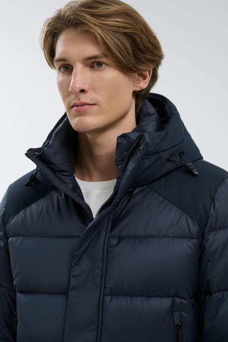 зимняя куртка с капюшоном по цене 5680 руб вид справа