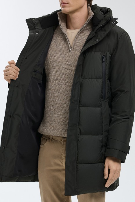 зимняя куртка с капюшоном из россии вид сбоку