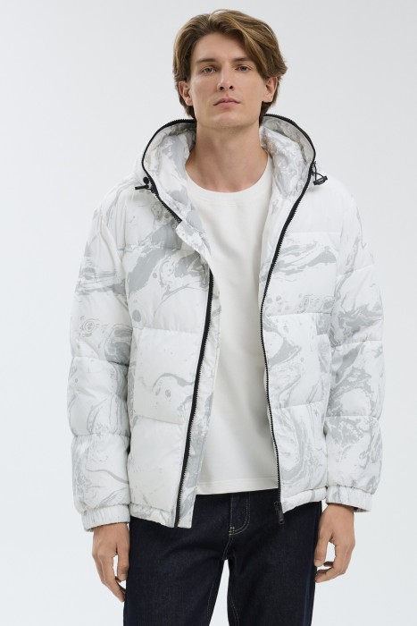 зимняя куртка с капюшоном от бренда снежная королева вид слева