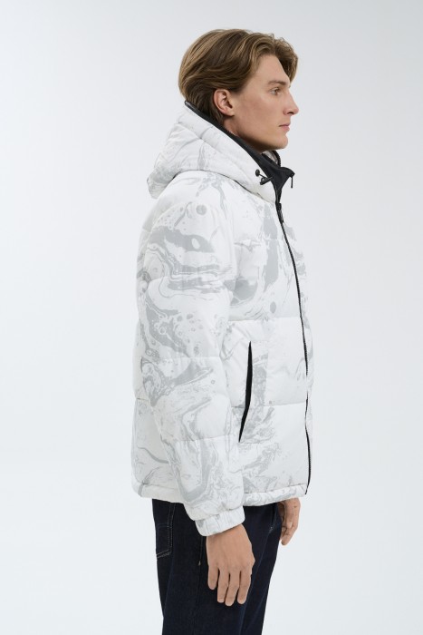 зимняя куртка с капюшоном по цене 5890 руб вид справа