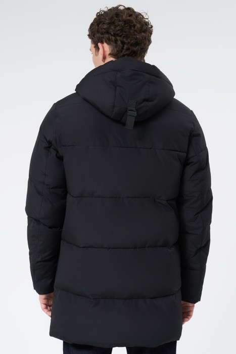 зимняя куртка с капюшоном по цене 5750 руб вид справа