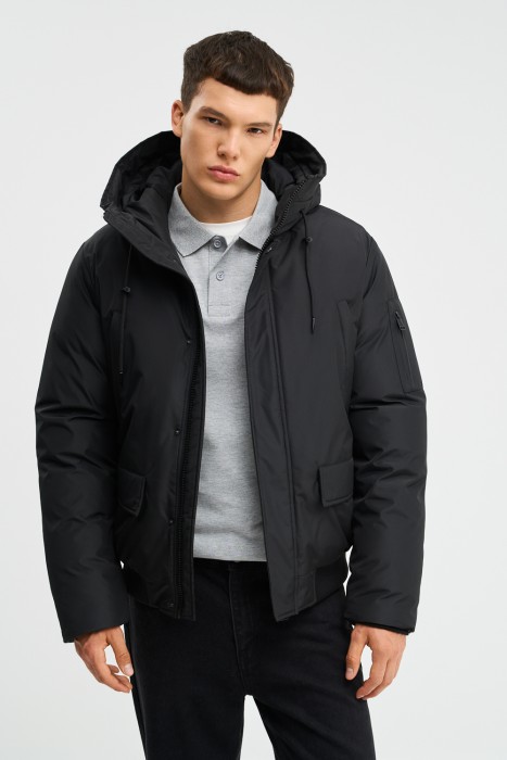 зимняя куртка с капюшоном от бренда снежная королева вид слева