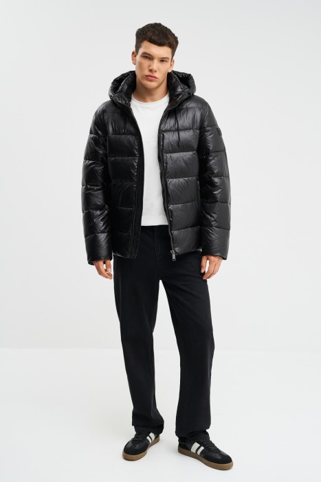 зимняя куртка с капюшоном из россии вид сбоку