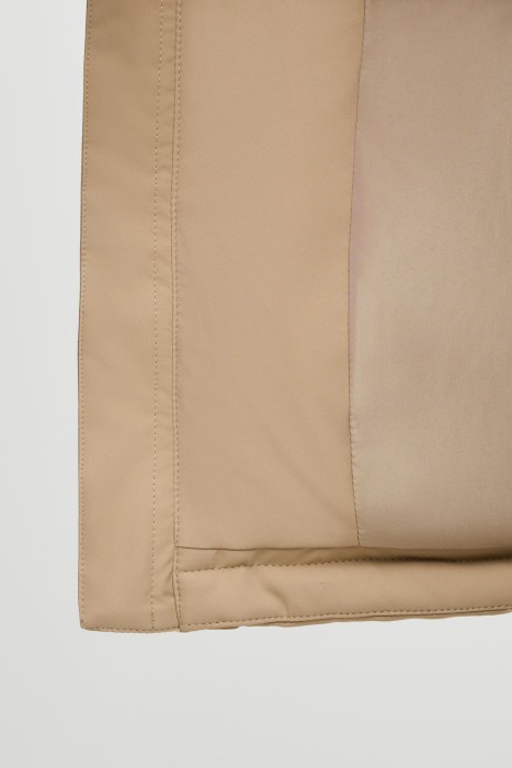 зимняя куртка с капюшоном из россии вид сбоку