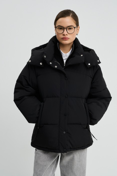 зимняя куртка с капюшоном от бренда снежная королева вид слева