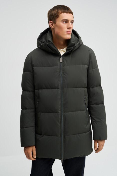 зимняя куртка с капюшоном от бренда снежная королева вид слева