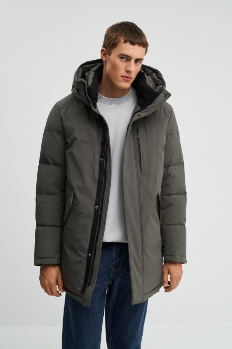 зимняя куртка с капюшоном от бренда снежная королева вид слева