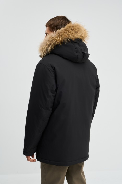 зимняя куртка с капюшоном по цене 8150 руб вид справа