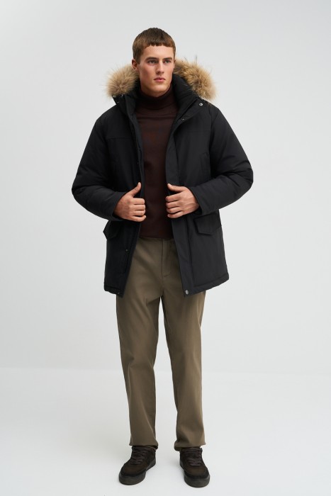 зимняя куртка с капюшоном из россии вид сбоку