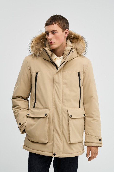 зимняя куртка с капюшоном от бренда снежная королева вид слева