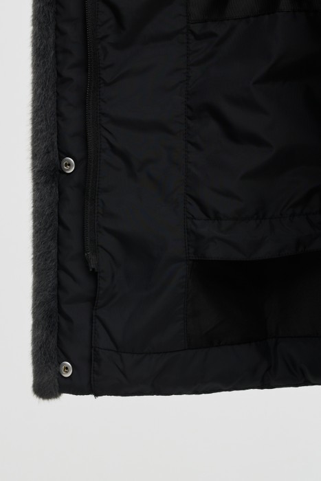 зимняя куртка с капюшоном из россии вид сбоку