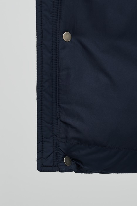 зимняя куртка с капюшоном из россии вид сбоку