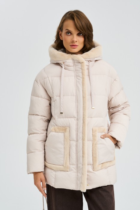 зимняя куртка с капюшоном от бренда снежная королева вид слева