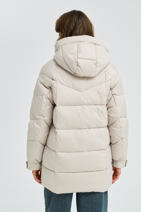 зимняя куртка с капюшоном по цене 7740 руб вид справа