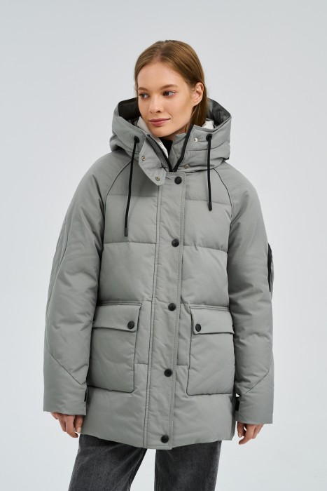 зимняя куртка с капюшоном от бренда снежная королева вид слева