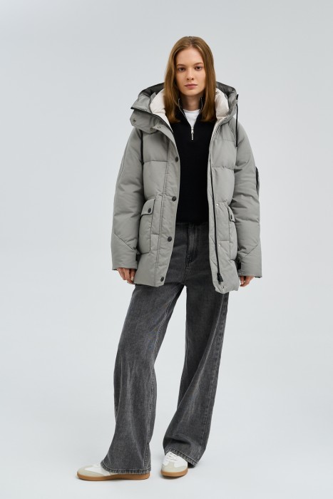 зимняя куртка с капюшоном из россии вид сбоку