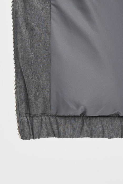 зимняя куртка с капюшоном из россии вид сбоку