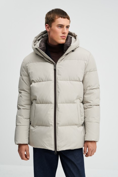 зимняя куртка с капюшоном от бренда снежная королева вид слева