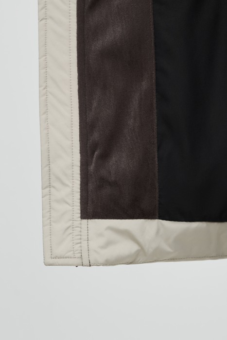 зимняя куртка с капюшоном по цене 8230 руб вид справа