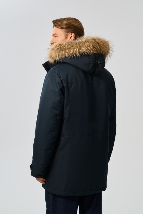 зимняя куртка с капюшоном по цене 9780 руб вид справа