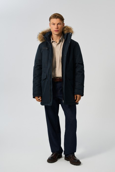 зимняя куртка с капюшоном из россии вид сбоку