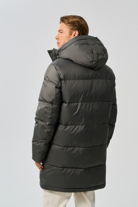 зимняя куртка с капюшоном по цене 5370 руб вид справа